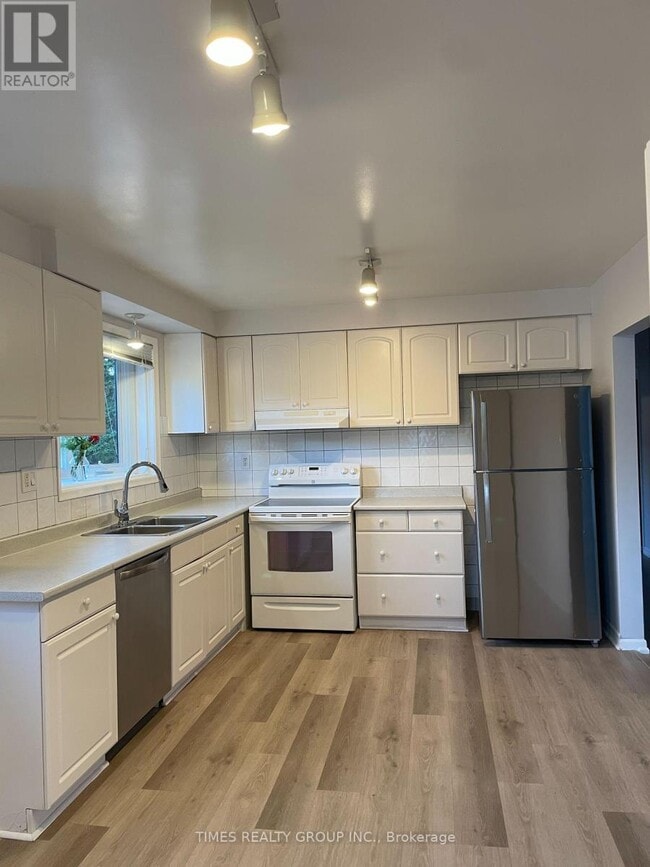 Building Photo - 3346 Ivernia Rd