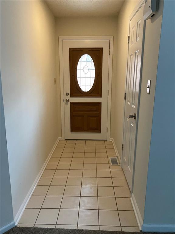 Building Photo - 240 Golf Ct