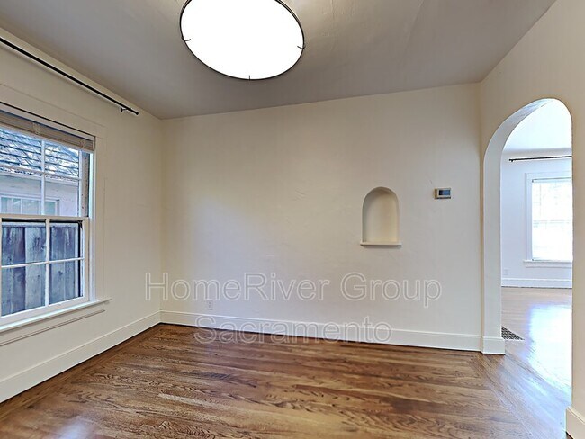 Building Photo - 1101 Robertson Way