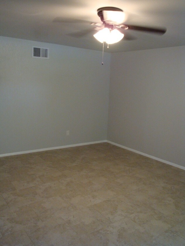 Foto principal - 1591 S 67th E Ave