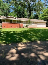 Building Photo - 3133 Peterson Dr