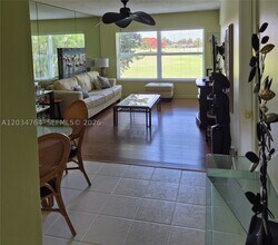 Building Photo - 7797 Golf Cir Dr
