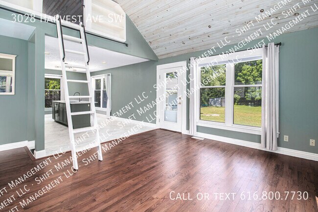 Foto del edificio - 3028 Harvest Ave SW