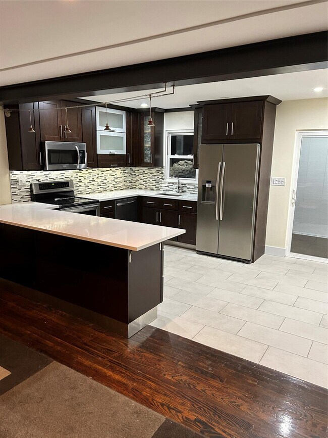 Foto del edificio - 68 Neptune Ave