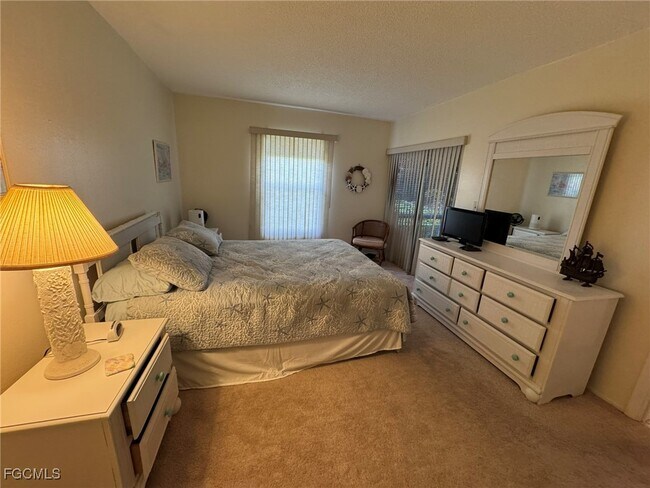 Foto del edificio - 5455 Peppertree Dr