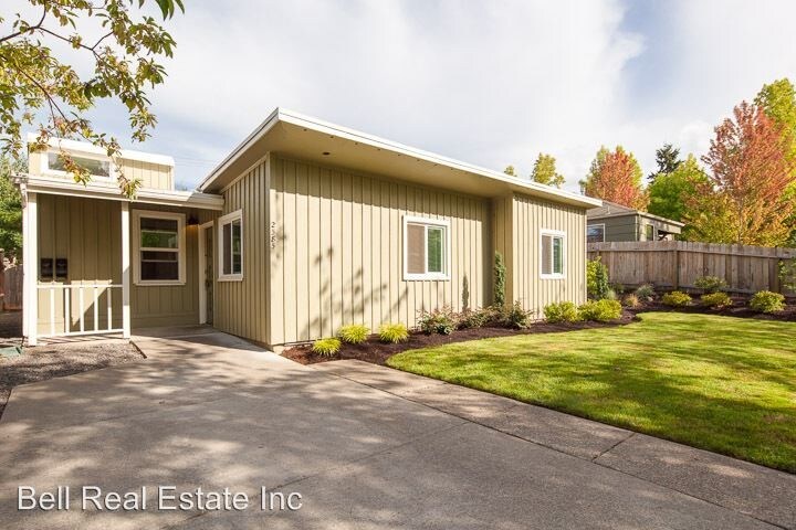Primary Photo - 2585 Kincaid St