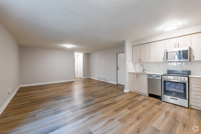 1BR, 1BA - Cuisine/Salon - 21 SHERWOOD AVE.