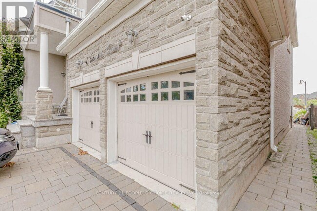 Building Photo - 4 Cachet Ct