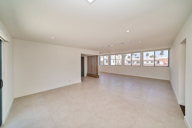 Foto del edificio - 145 S Maple Dr
