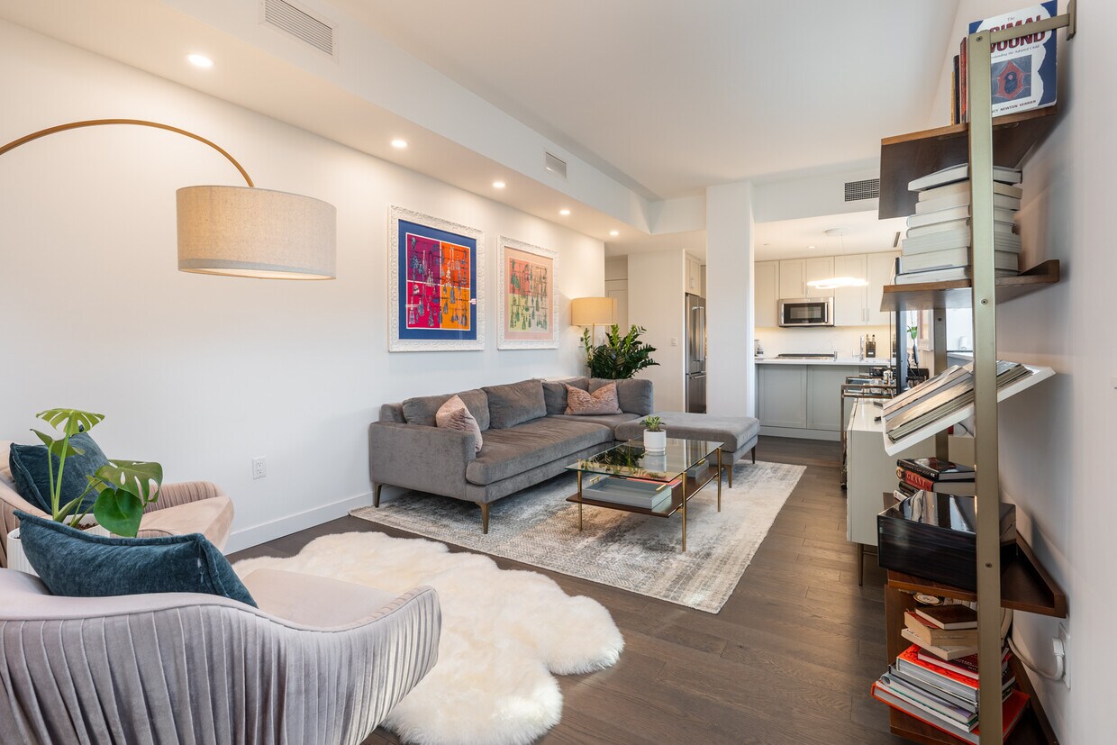 Foto principal - 800 Ave at Port Imperial Blvd