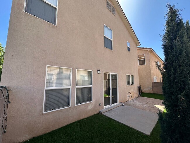 Foto del edificio - 2139 Altura Verde Ln NE