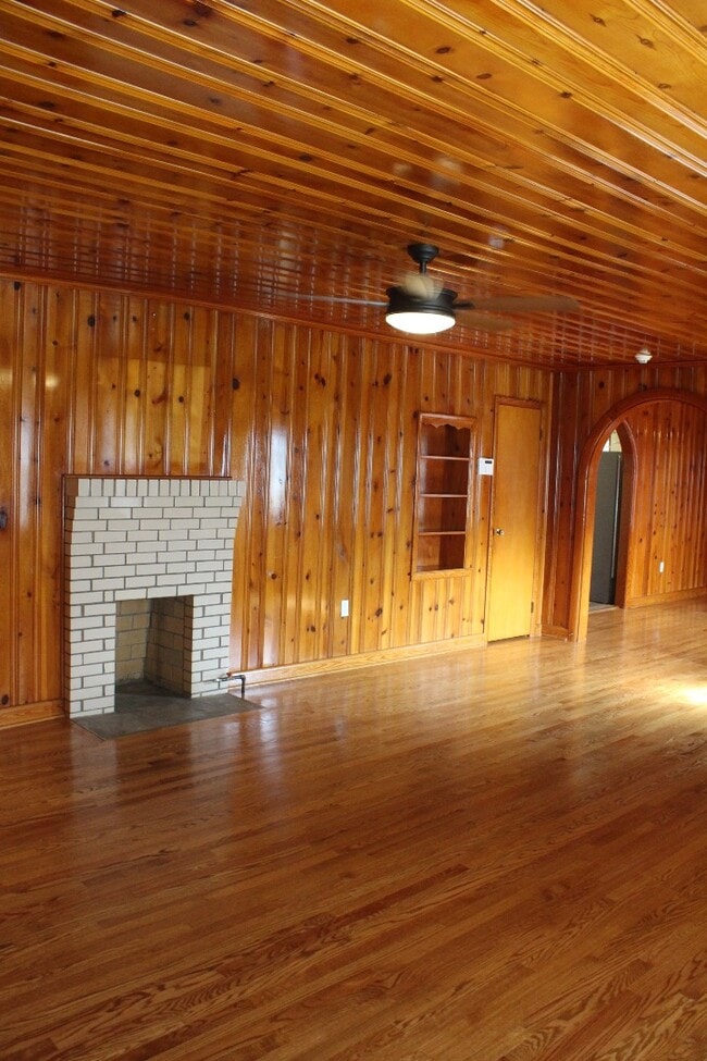Building Photo - 112 McMahan Rd