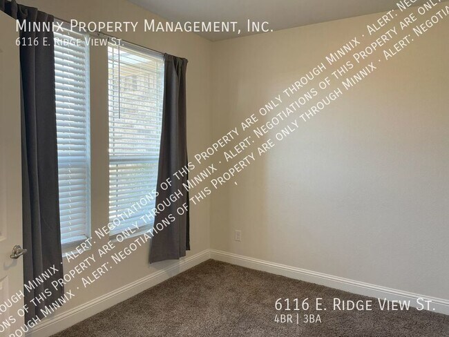Foto del edificio - 6116 E. Ridge View St.