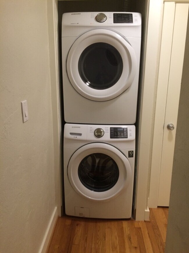 Foto del edificio - Modern Remodel 2br 1000sqft Private/End un...