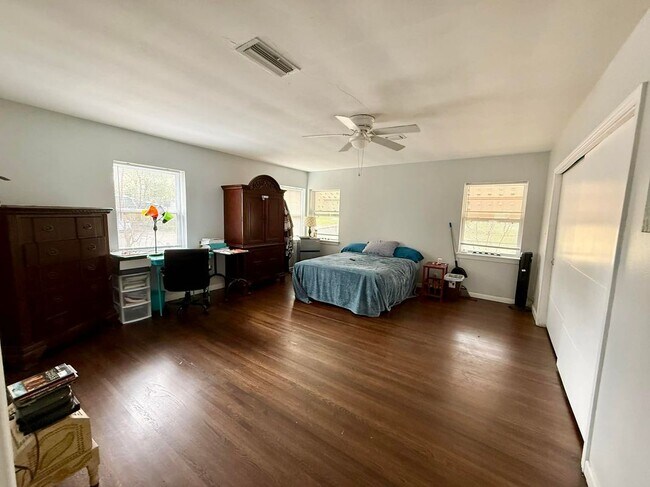 Foto del edificio - 4101 Olive St