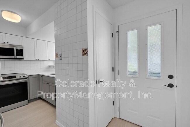 Building Photo - 11586 E Bayaud Dr