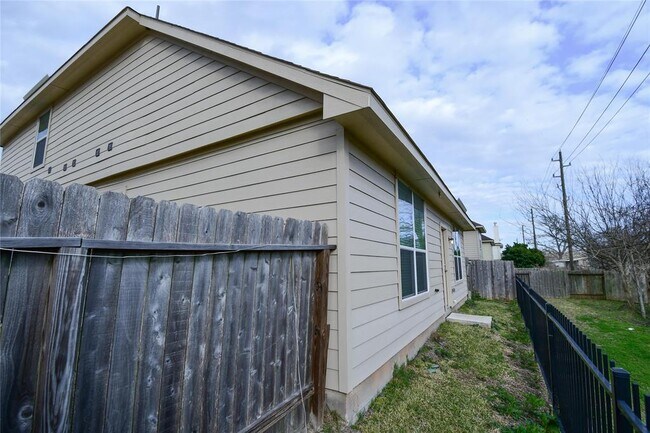 Building Photo - 2419 Lago Mirado Wy