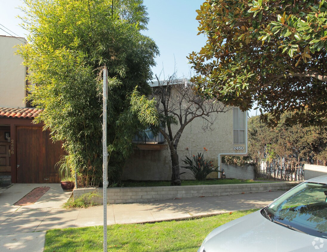 Building Photo - 2450 Beverly Ave