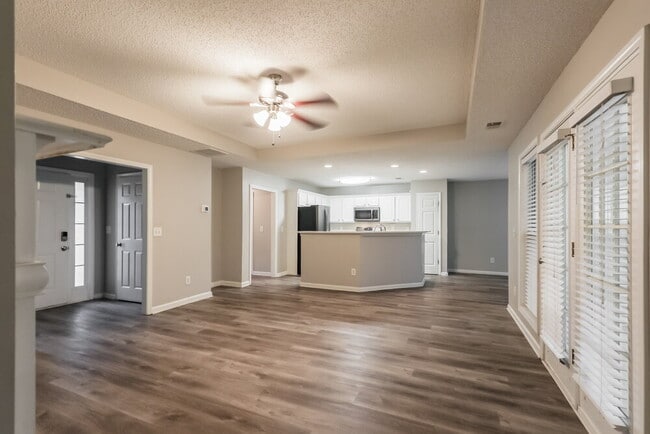 Building Photo - 173 Revolutionary Dr