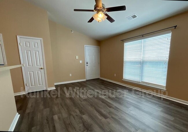 Building Photo - 721 Tower Grove Dr