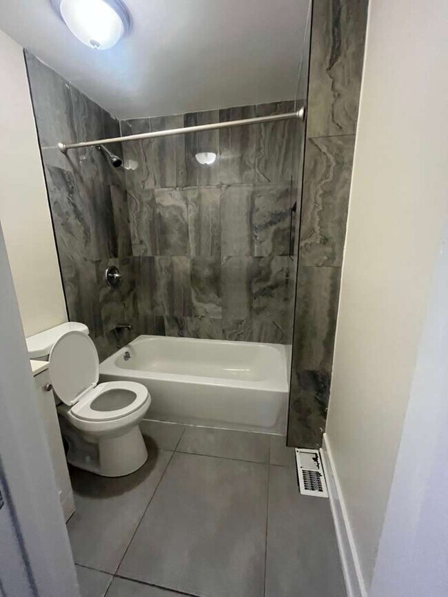 Foto del edificio - 1531 Sewall Ave