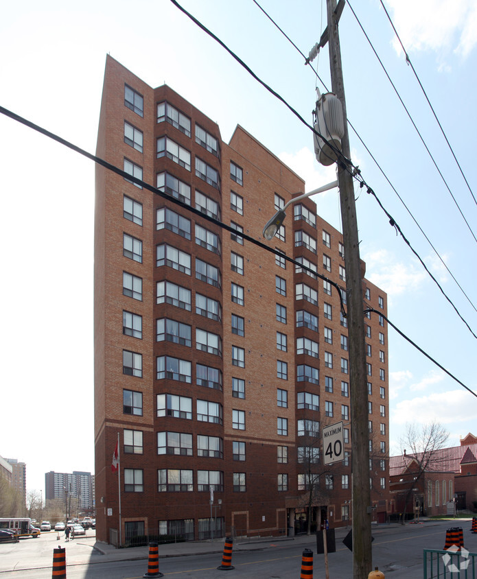 Building Photo - Weston