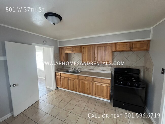 Foto del edificio - 801 W 37th St