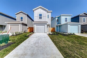 Building Photo - 21438 Carosella Dr