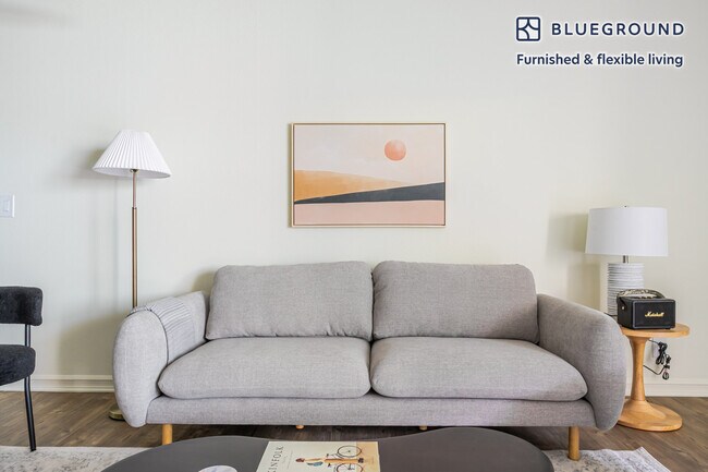 Foto del edificio - 350 E Del Mar Blvd