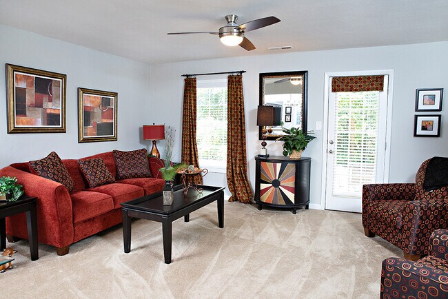 Foto del edificio - Haw Creek Mews Apartments and Townhomes