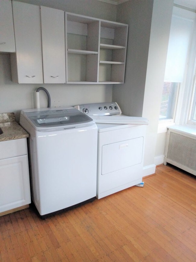 Building Photo - 204 E Willow Grove Ave