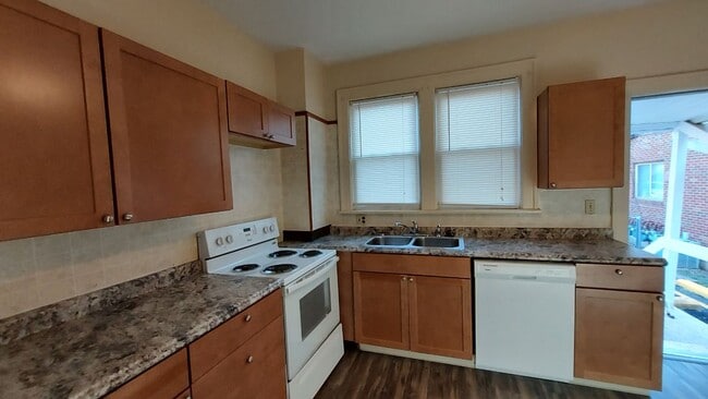 Foto del edificio - 98 W 8th Ave