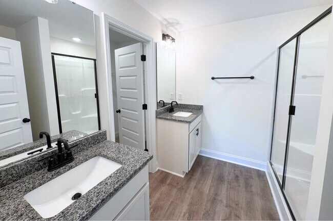 Foto del edificio - Ashcroft Townhomes