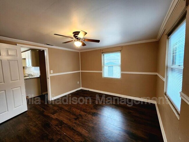 Foto del edificio - 1029 W 38th St