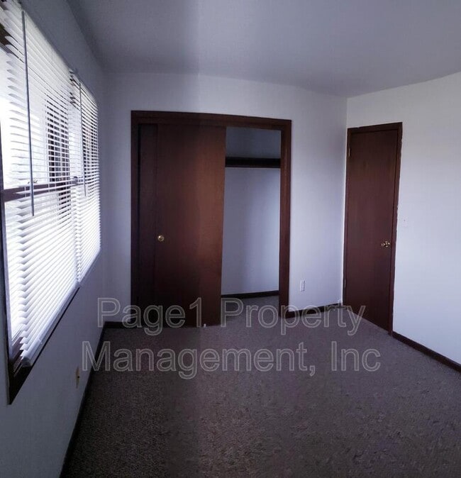 2915 Grinnell Dr Unit 2915 1, Rockford, IL 61109 Condo for Rent in