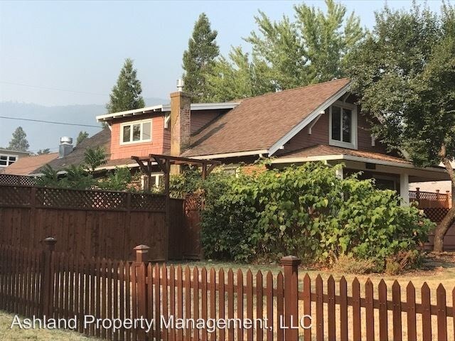 Building Photo - 2 br, 2 bath House - 882 B St