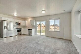 Building Photo - 4763 Silver Ridge Rd