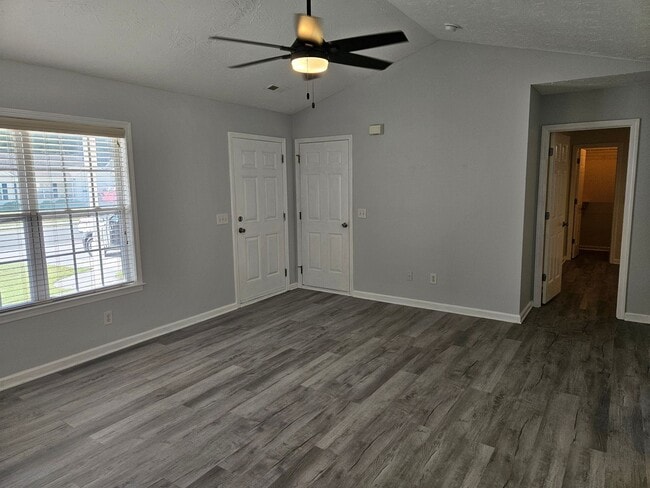 Building Photo - 3 bedroom, 2 bath home in the Neighborhoods of Holly Ridge Community