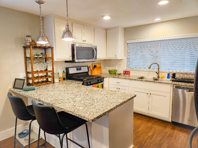 Foto del edificio - 10610 Lanshire Dr