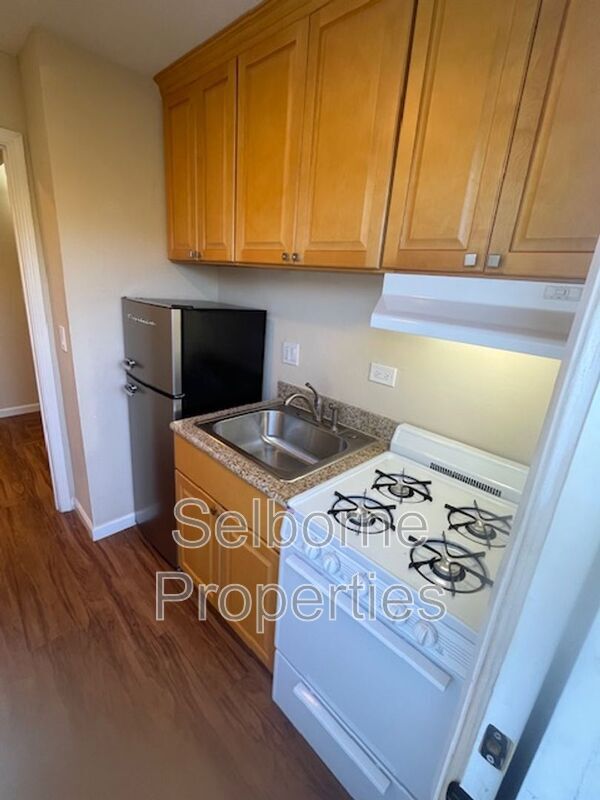 Building Photo - 524 41st St