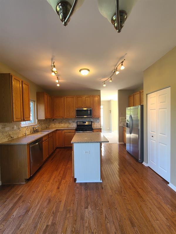 Building Photo - 223 Paradise Parkway, Oswego, IL, 60543