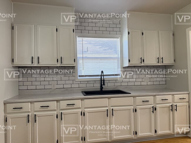 Foto del edificio - 1473 E Mason St