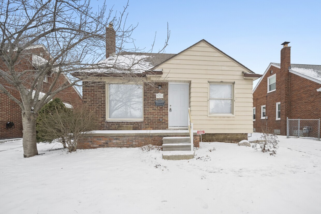 Foto principal - 21751 Bournemouth St