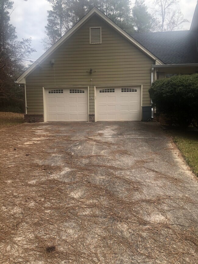 Foto del edificio - 3300 Evans Mill Rd