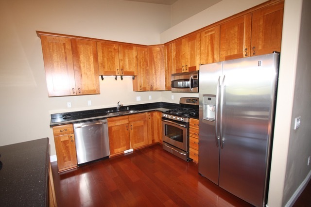 Foto del edificio - 3 Bedroom Condo in the UMED District!