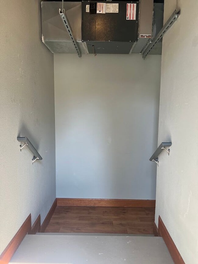 Building Photo - 123 NE 172nd Ave