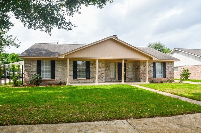 Building Photo - 7714 Eichler Dr