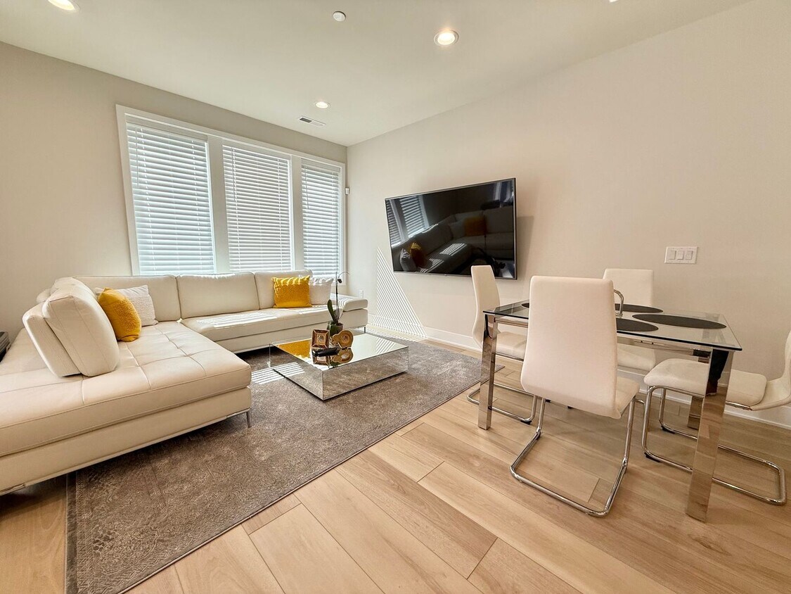 Foto principal - 2170 Northbank Pl