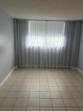 Building Photo - 16465 NE 22nd Ave