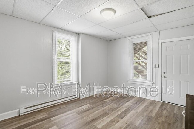 Foto del edificio - 207 N Mulberry St